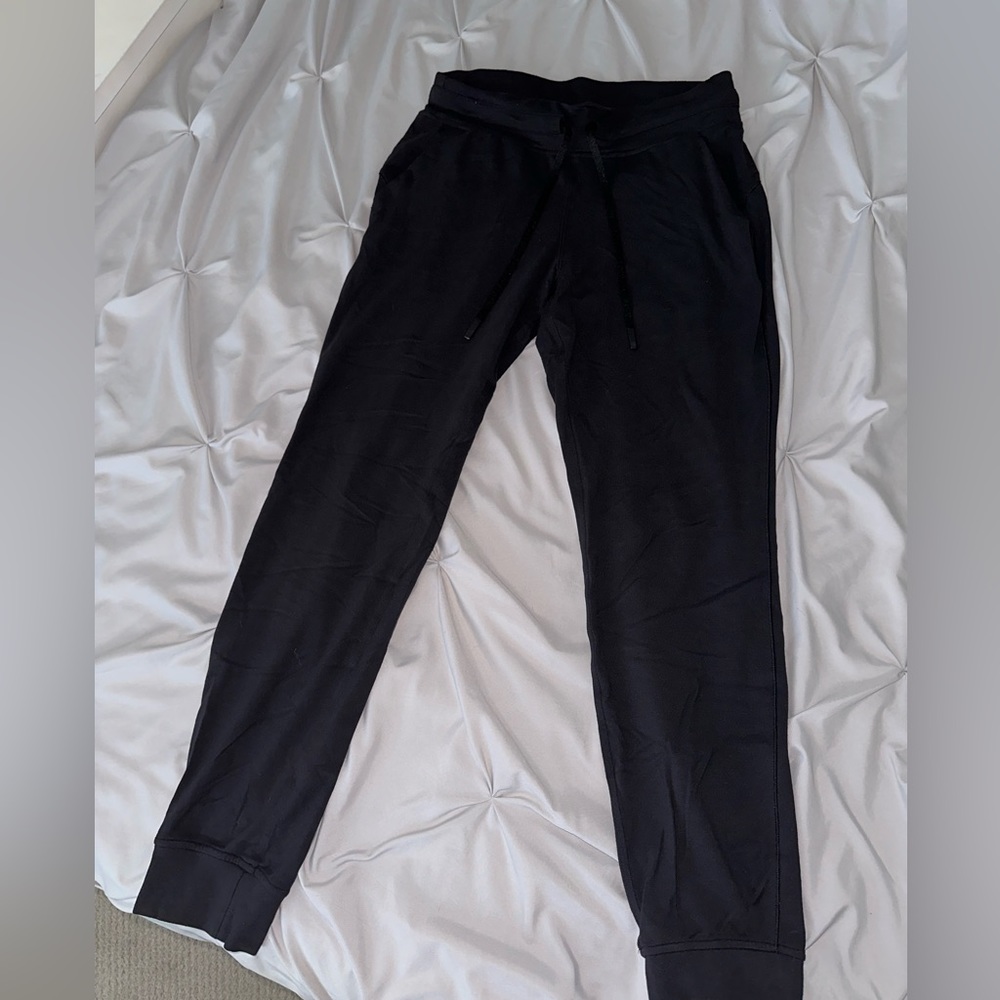 Lululemon black joggers - size 8